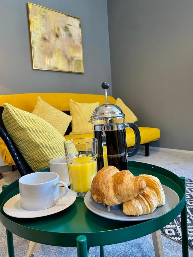 Trendy Stylish Apartment! - 5 Minute Walk To The Best Beach! - Great Location - Parking - Fast Wifi - Smart Tv - Newly Decorated - Sleeps Up To 6! Close To Bournemouth & Poole Town Centre & Sandbanks Ngoại thất bức ảnh