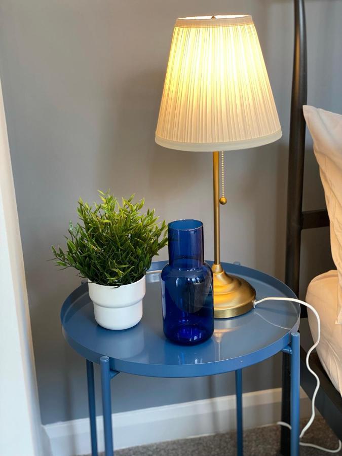 Trendy Stylish Apartment! - 5 Minute Walk To The Best Beach! - Great Location - Parking - Fast Wifi - Smart Tv - Newly Decorated - Sleeps Up To 6! Close To Bournemouth & Poole Town Centre & Sandbanks Ngoại thất bức ảnh