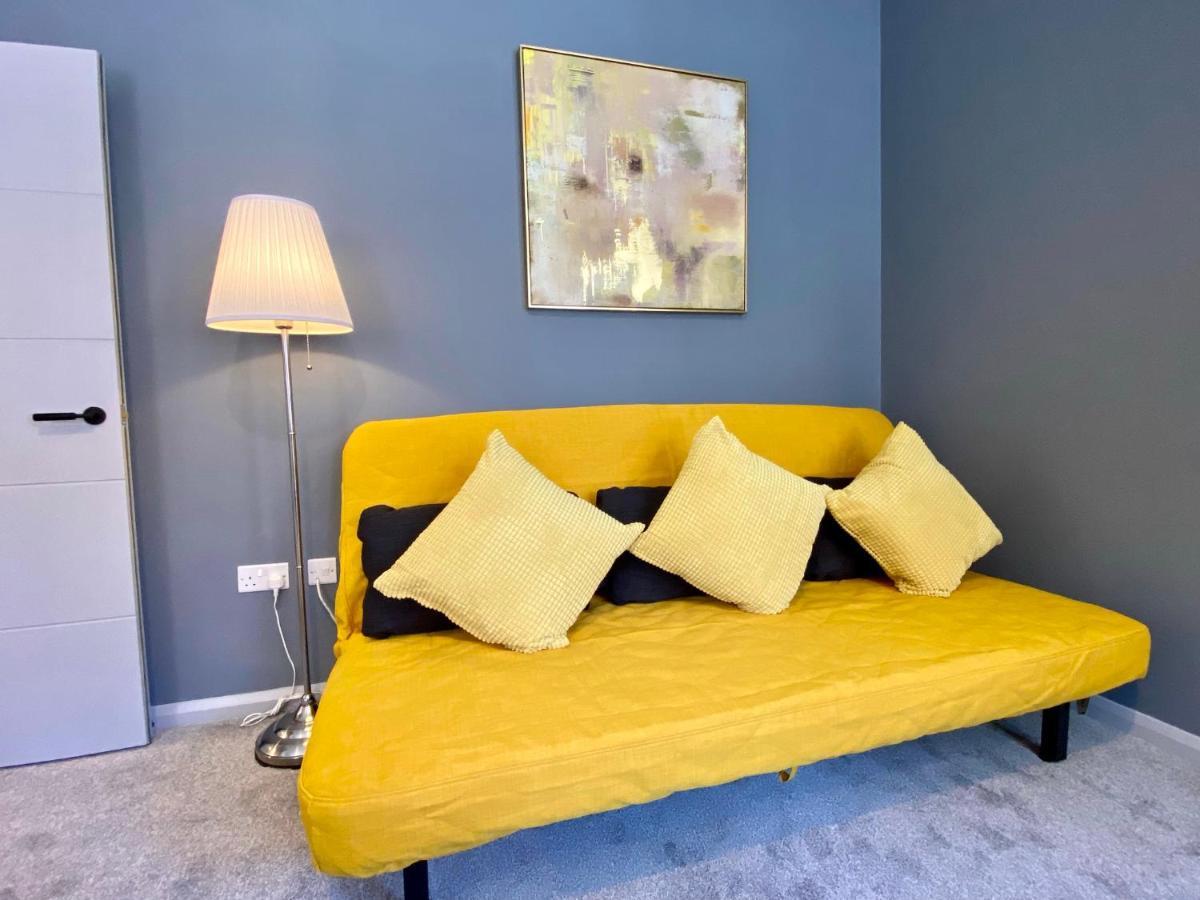 Trendy Stylish Apartment! - 5 Minute Walk To The Best Beach! - Great Location - Parking - Fast Wifi - Smart Tv - Newly Decorated - Sleeps Up To 6! Close To Bournemouth & Poole Town Centre & Sandbanks Ngoại thất bức ảnh